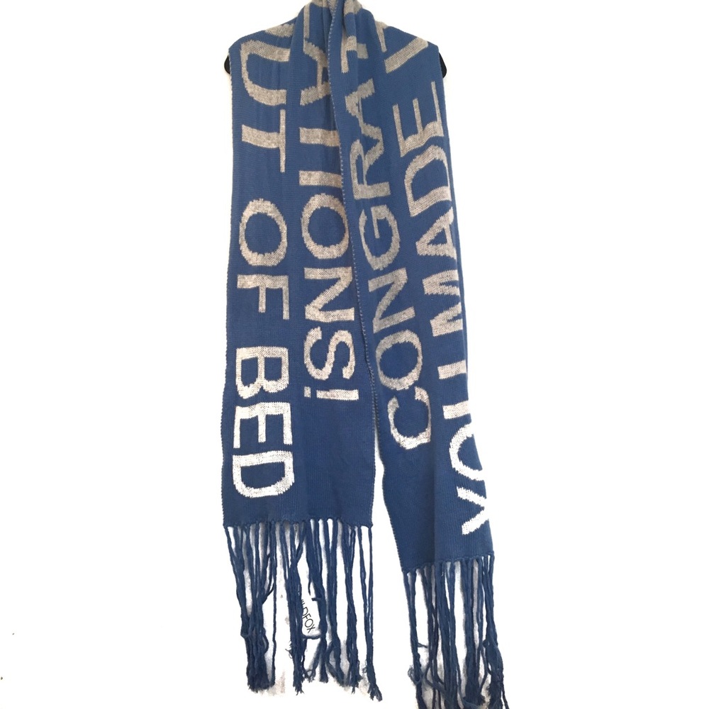 [WILDFOX] NWT "Made It Out Of Bed" Fringe Scarf